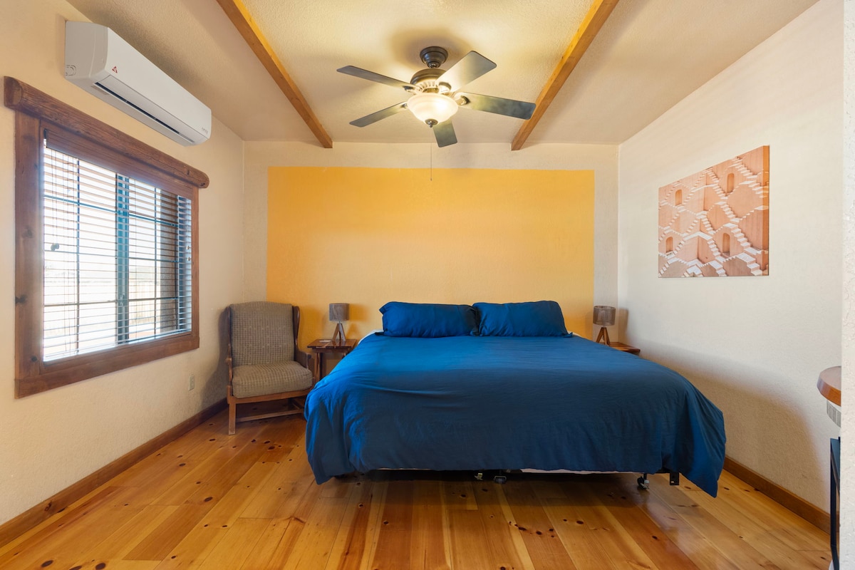 CowboyCasita for 8 | Unit 5 | Pickleball - Apartments for Rent in