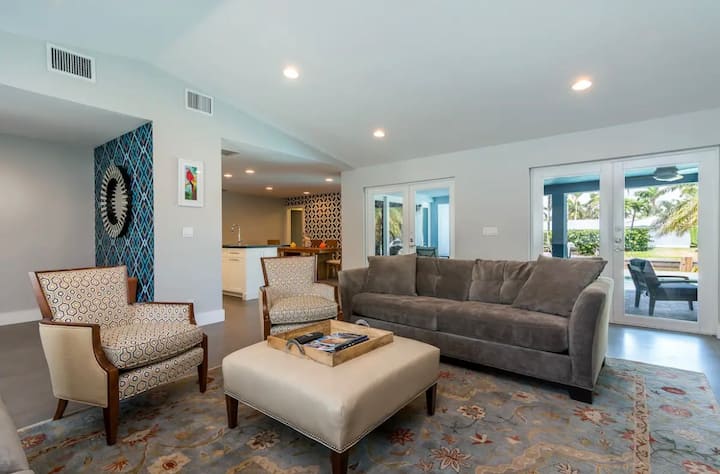 Delray Beach Tropical Retreat - Delray Beach, FL