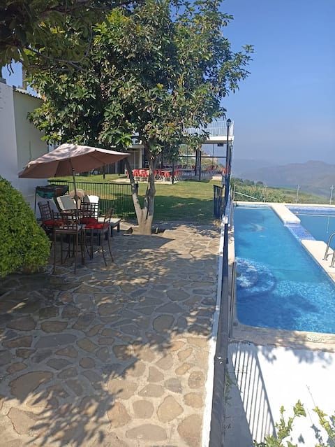 Panoramic villas with 2 pools