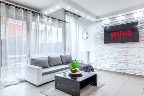 House 20 minutes to the Champs Elysées