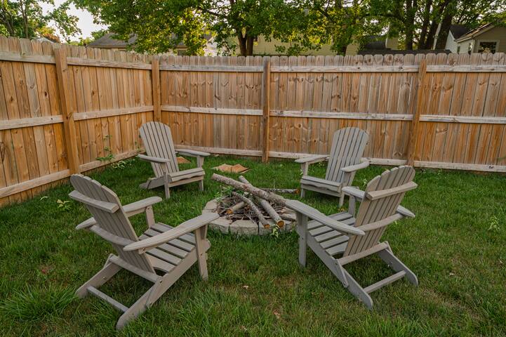 Charming Ranch 3BR W/ Hot Tub & Ping Pong & BBQ gallery image 3