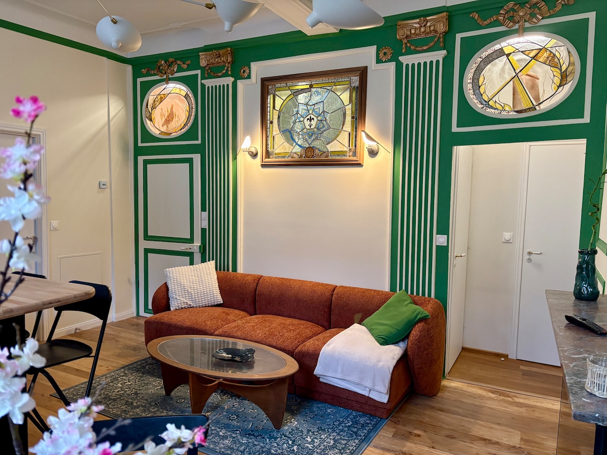 Successful Airbnb property: Beautiful apartment in the heart of old Lille in Lille