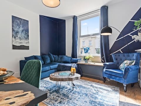Top Airbnb: Spacious Contractors 5BR House| Long Stays|10 Beds in Ashley