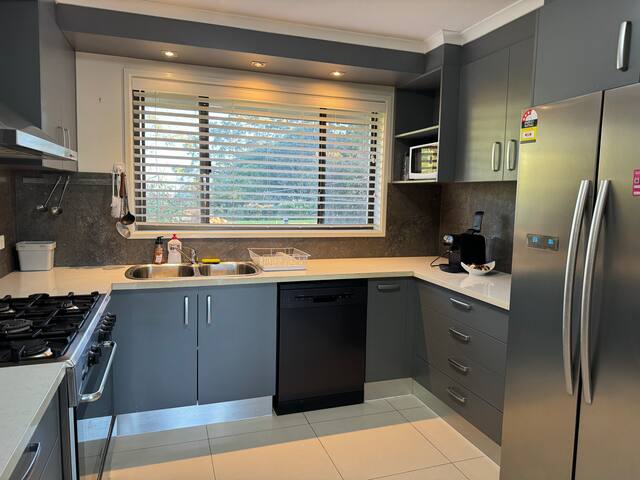 Maleny View House gallery image 3