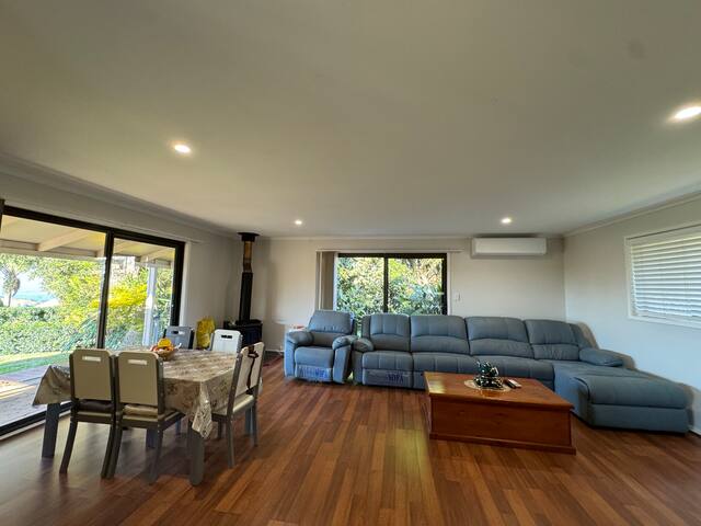 Maleny View House gallery image 2