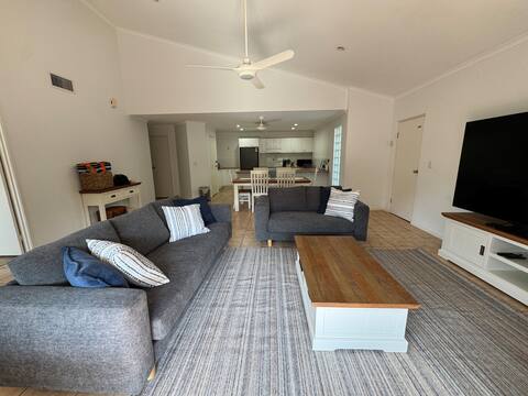 Top Airbnb: Absolute Beachfront Marcoola | Huge 3BR Family Apt in Marcoola