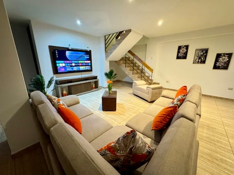 Triplex apartment 2 blocks from the main square.