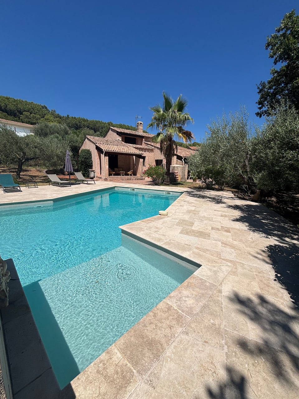 Villa la Provençale piscine, clim & grand jardin