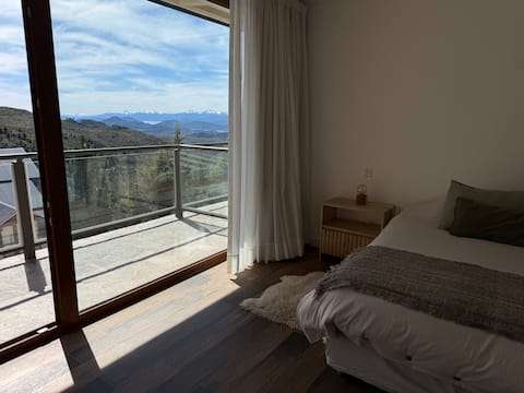 Relax with incredible views of the Cerro and the Lake