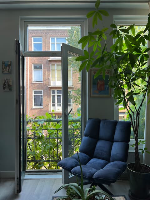Top Airbnb: Cozy apartment old west! in Overtoomse Sluis