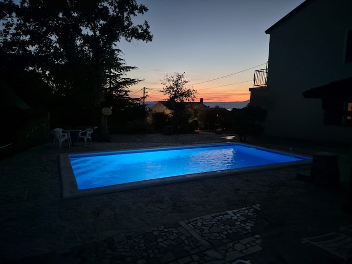 Krk, Malinska 
Villa Nika