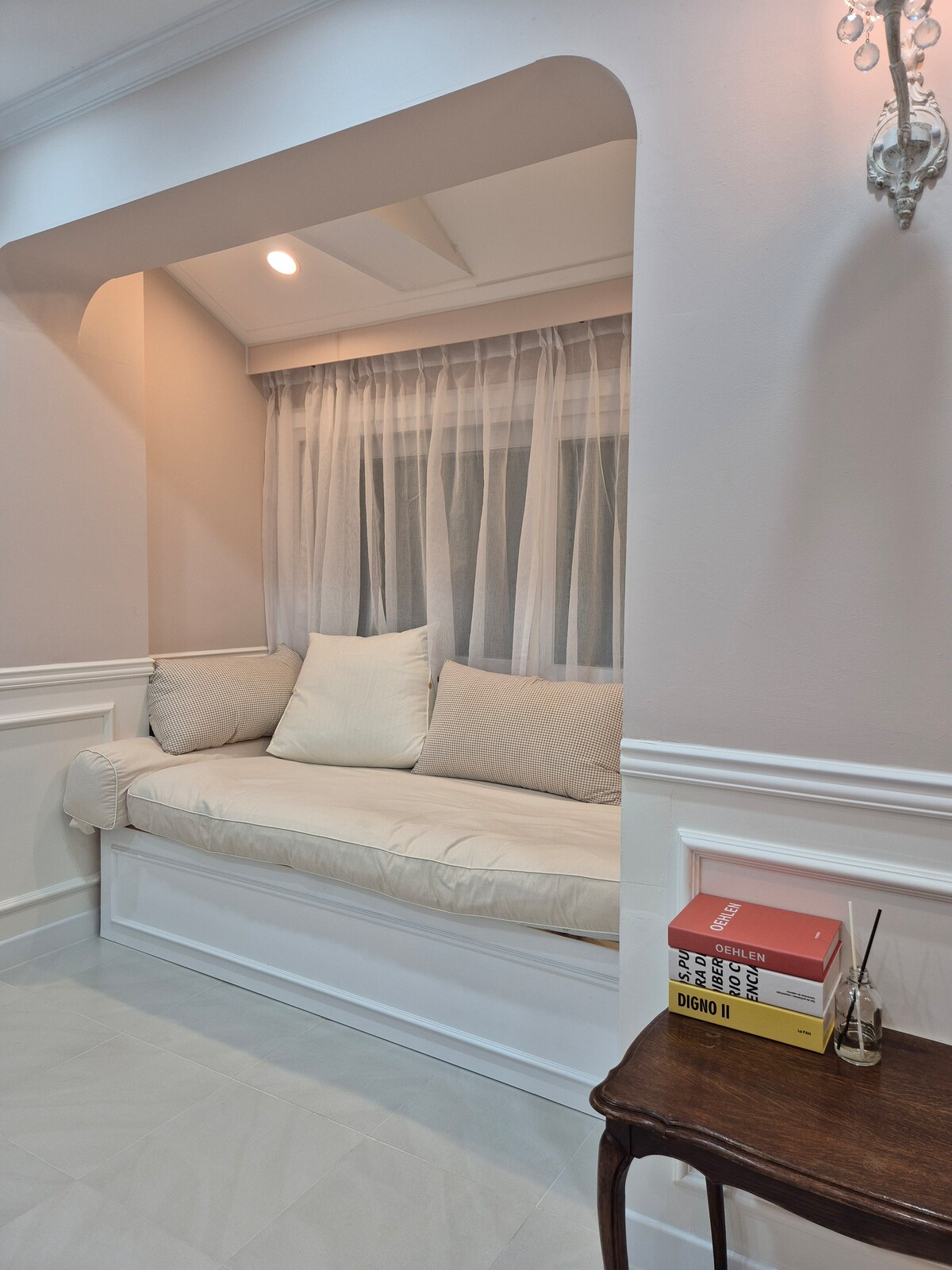 גיליון חלונות! הוא מרווח ועמוק בפנים ~~