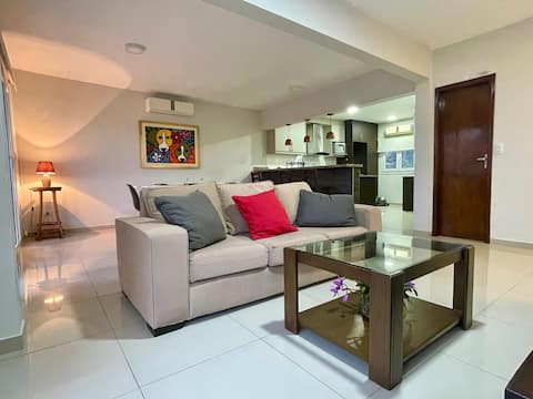Spacious apartment on Av Cacique Lambaré