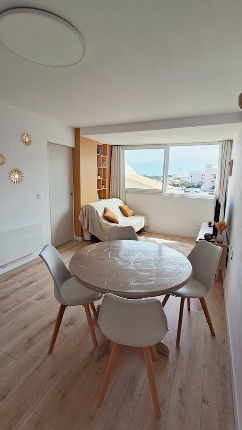 Top Airbnb: Bright cocoon, close to the sea and the port in Leucate