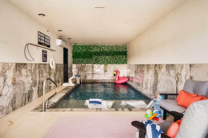 5br Smoky Mtn | Indoor Pool | Hot Tub | Sleeps 18 - Sevierville, TN
