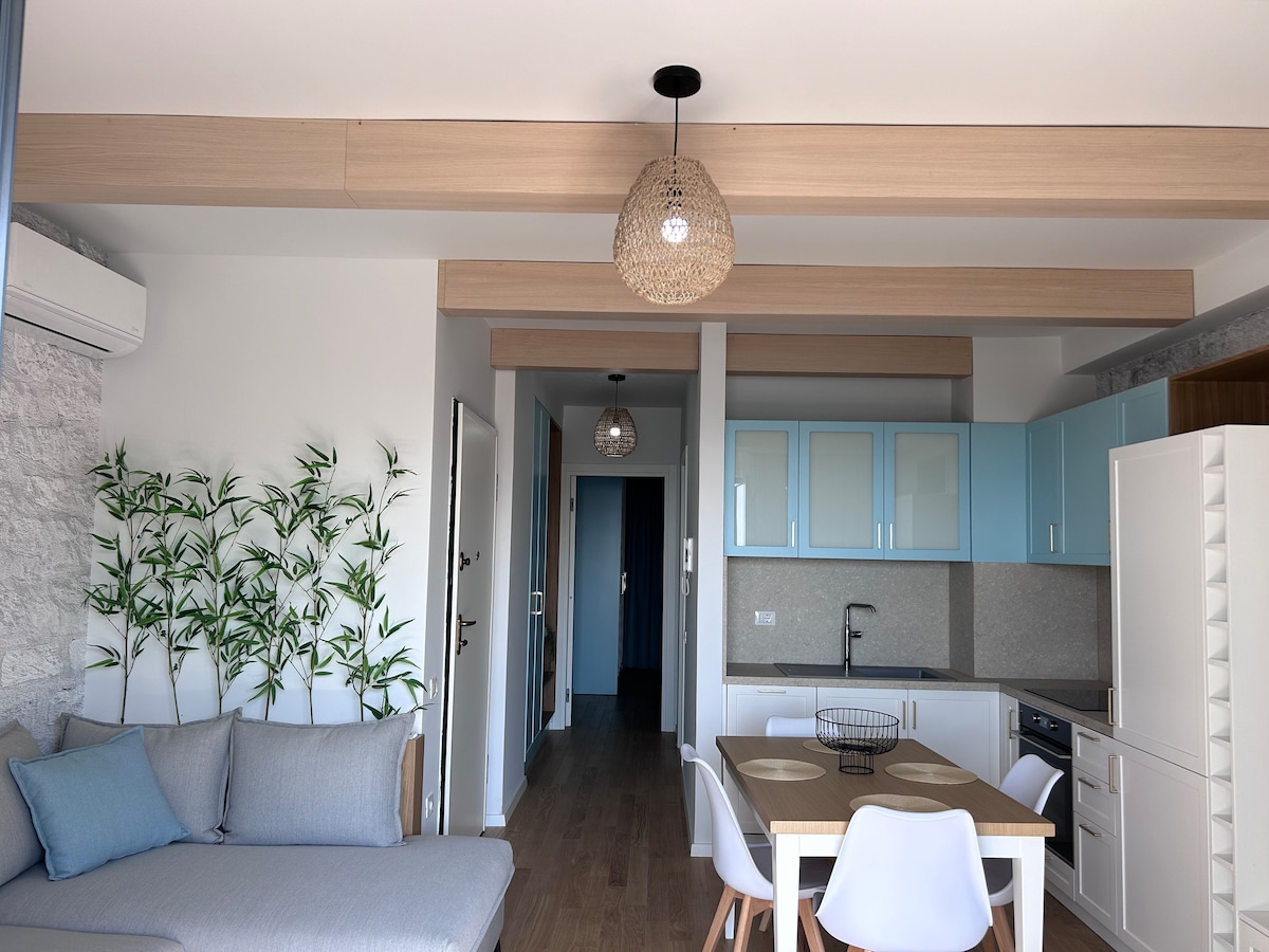 Listing 1212318829410616442