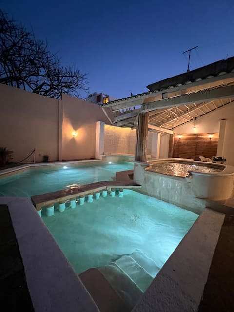 Entire house with a private pool/pier/near the beach