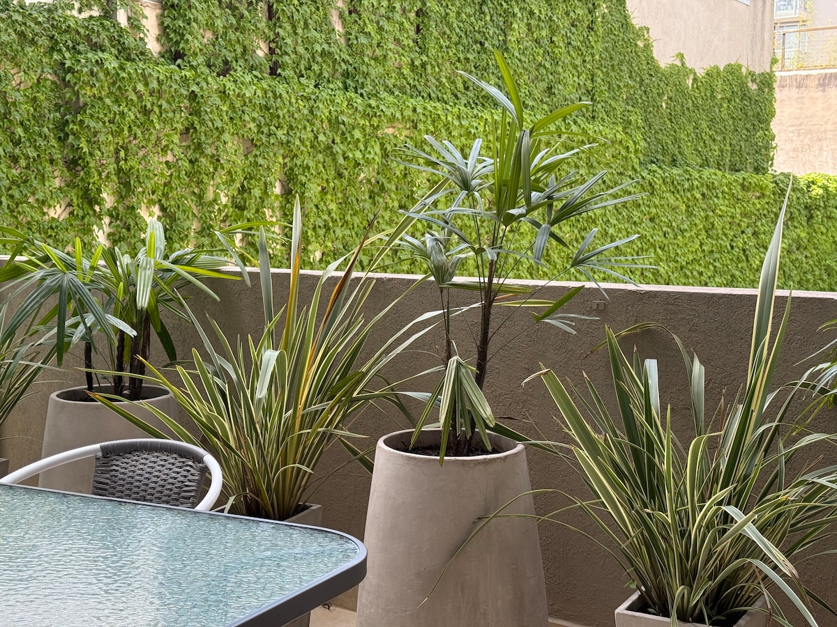 Monoambiente en Colegiales con balcón y terraza