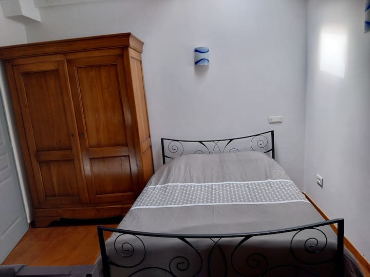 غرفة النوم 2