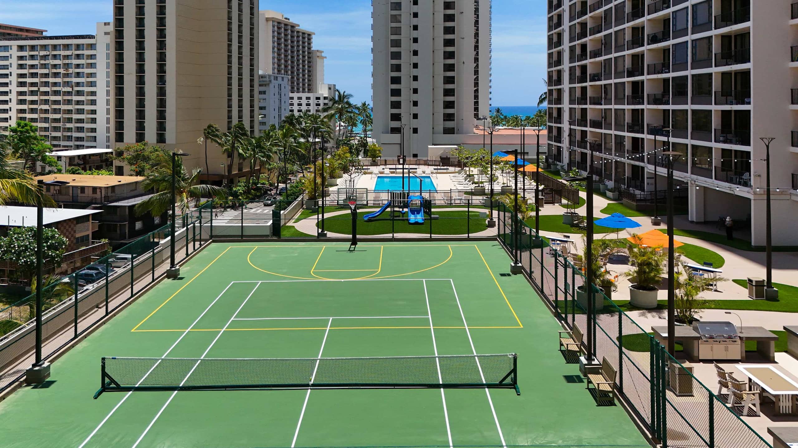 Condo in Honolulu · ★4.6 · 1 bedroom · 3 beds · 1 private bath - Image 37