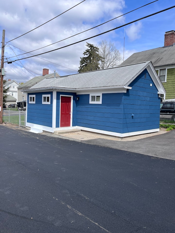 Enjoy this fully equipped cottage w fenced yard