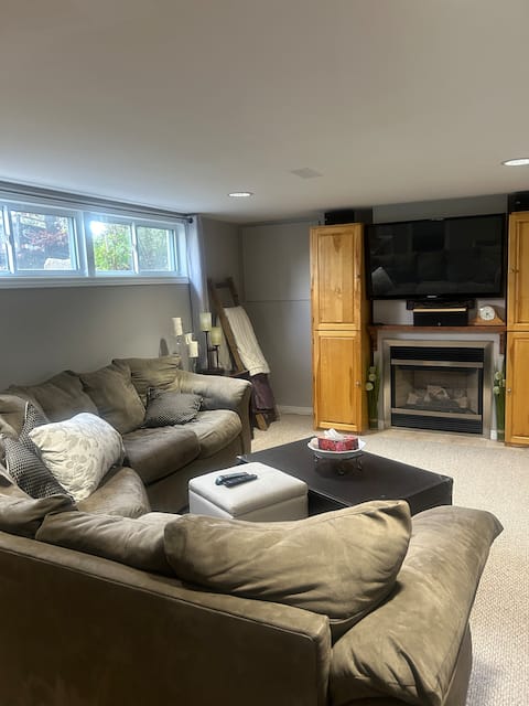 Top performing Airbnb: Cozy basement rental. in Greater Sudbury / Grand Sudbury