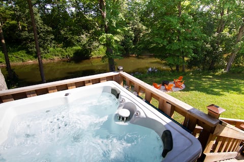 River Front Retreat *HotTub-FirePit-Kayaks*