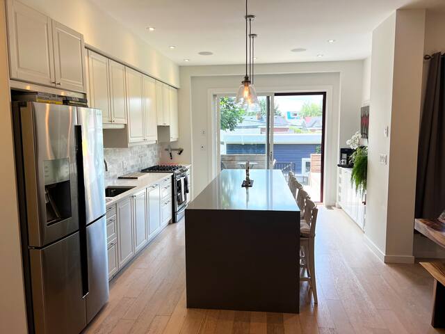 Funky Home in Little Italy gallery image 2