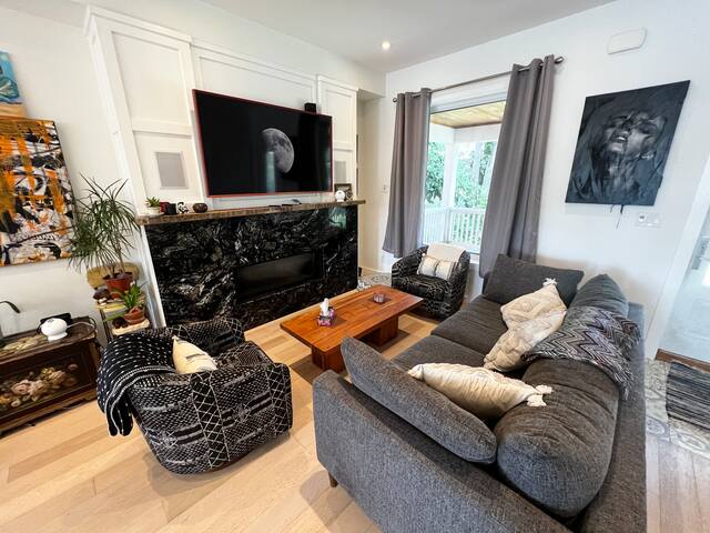 Funky Home in Little Italy gallery image 5