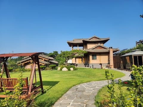 [Private full villa] 280 pyeong single, swimming pool, 2nd floor terrace sea view_ Hanok Stay Songgy