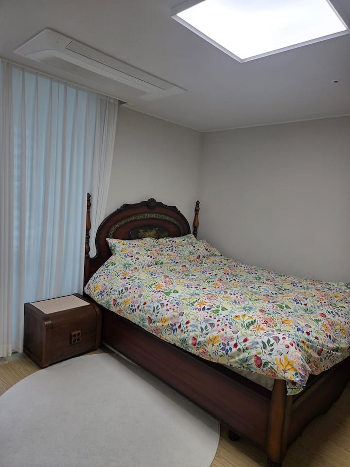 საძინებელი 1