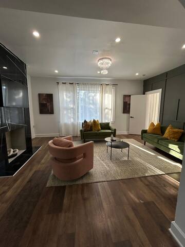 Luxury Escape~ Sleeps 10+ • Easy Access to EWR/NYC