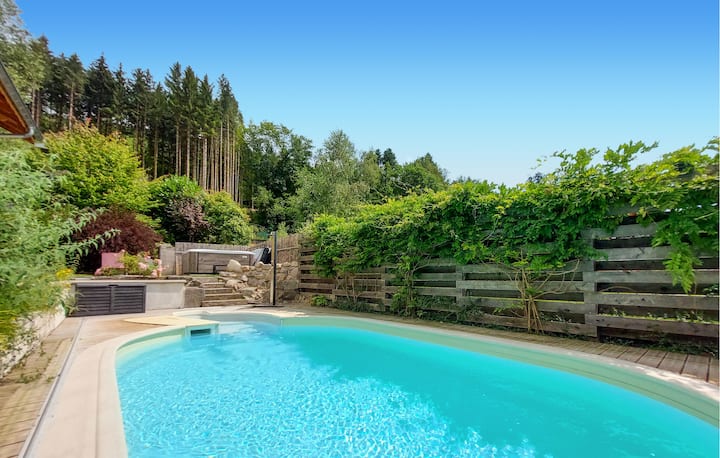 Beautiful Home In Rupt-sur-moselle - Remiremont
