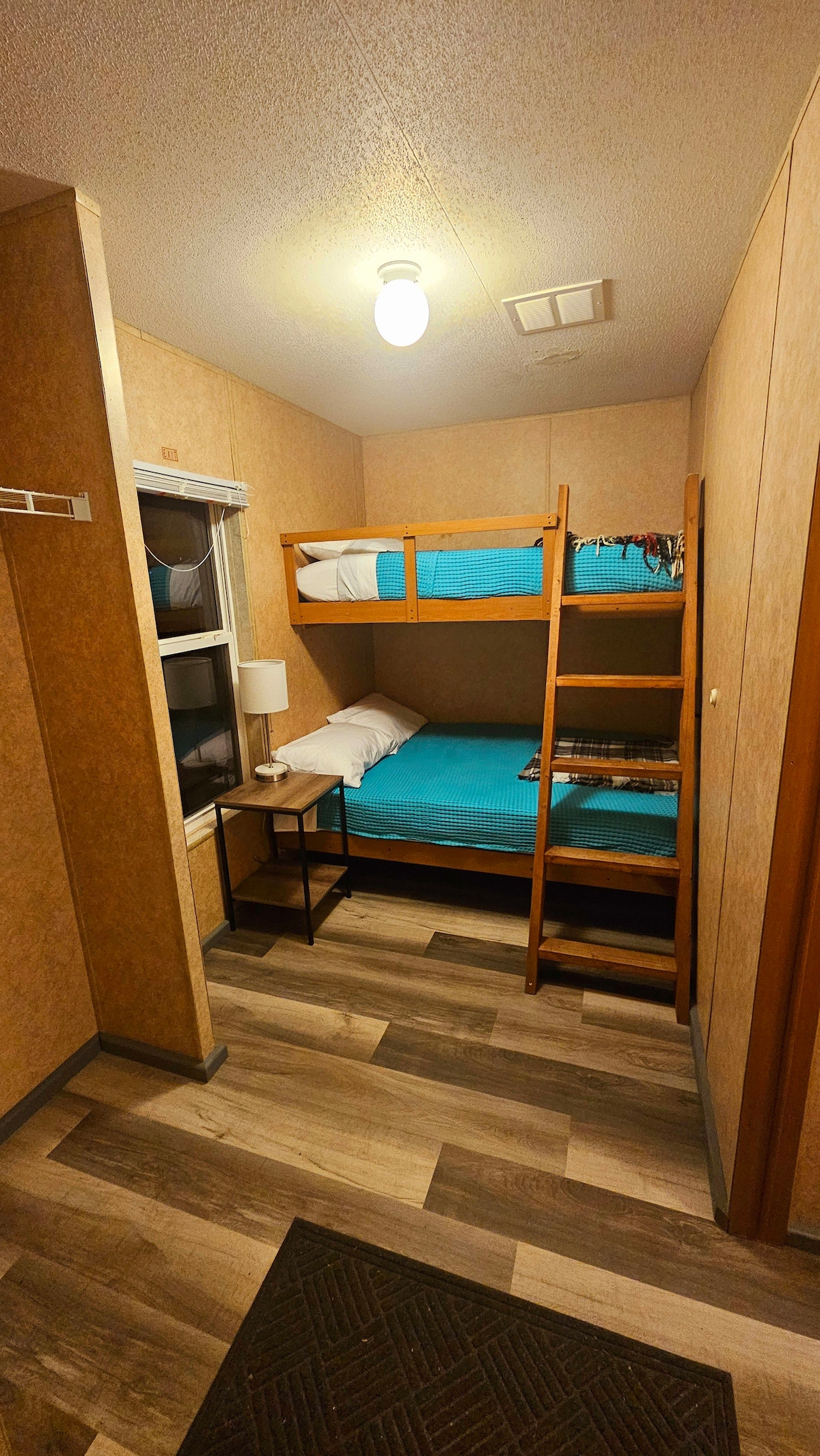 Kitanda cha ghorofa 38x72 na  53x72