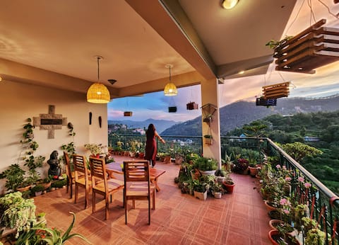 Entire 4 BHK | Mountain View | Rashmi Cottage