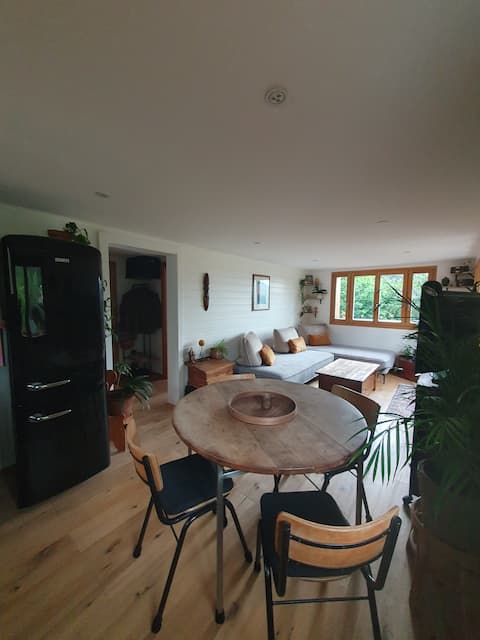 Popular Airbnb listing: Small nest near the lake in Orsières