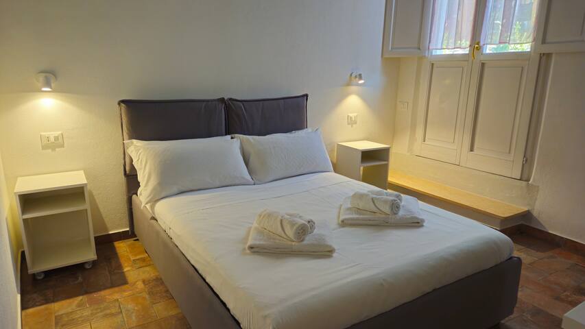 Cozy Modern Apartment with Terrace • Pantheon gallery image 5