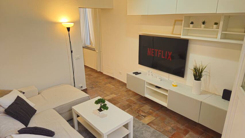 Cozy Modern Apartment with Terrace • Pantheon