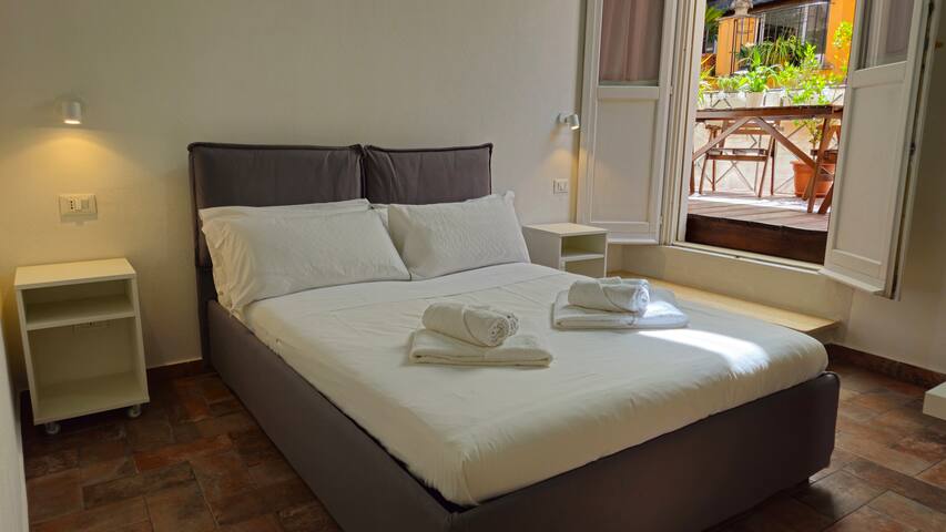 Cozy Modern Apartment with Terrace • Pantheon gallery image 2