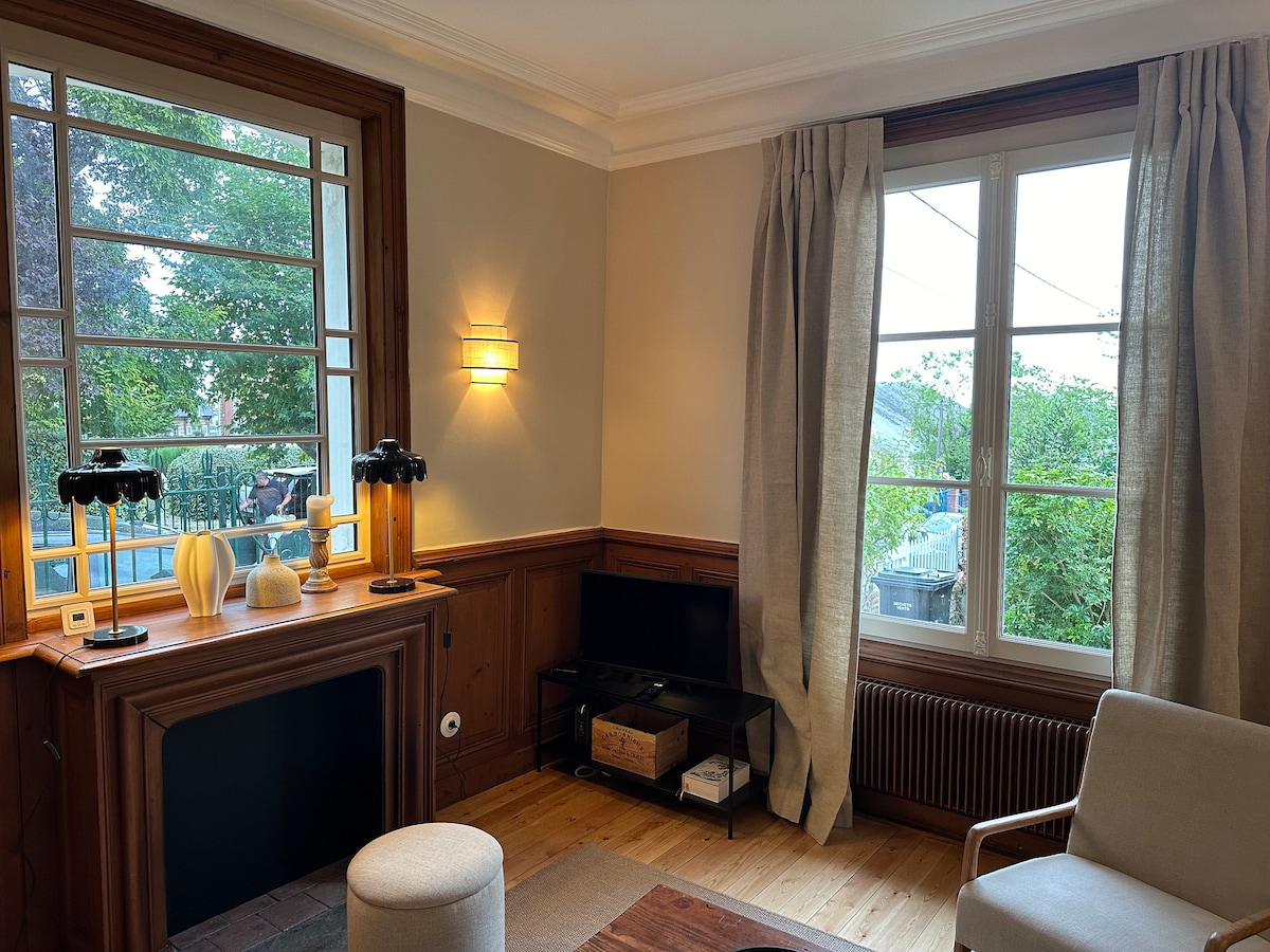 Popular Airbnb listing: Sea View Villa Villers in Villers Sur Mer