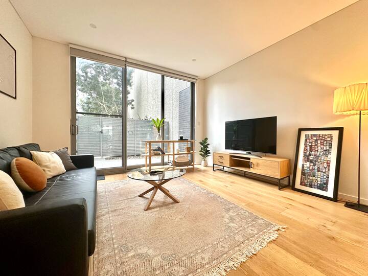 Top Airbnb: Modern 2-Bed Townhouse style APT in Prime Location in Rosebery