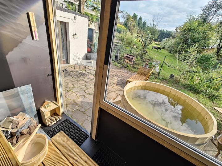 The Hot Goldmine, sauna & nordic bath/hot tube