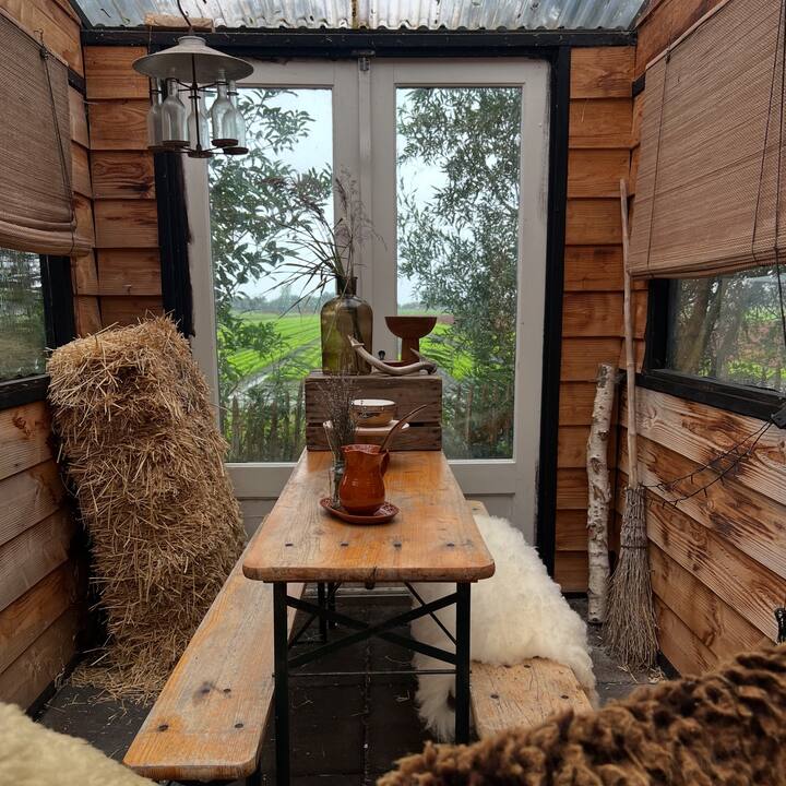 Lente Wellness Hottub Cozy Retro Caravan ‘76 - Netherlands