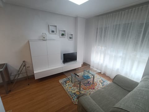 Anuncio de Airbnb popular: Apartment in Hospital area - Los Prados. Parking! en Oviedo