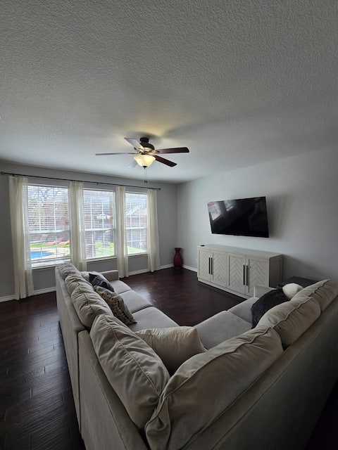 Popular Airbnb listing: Nice home near La Cantera, Rim, Six Flags, W/ Pool in Camp Bullis