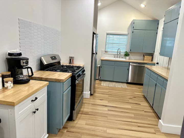 Sweet Home Alabama -Large, Fully-remodeled Duplex - Fort Smith, AR