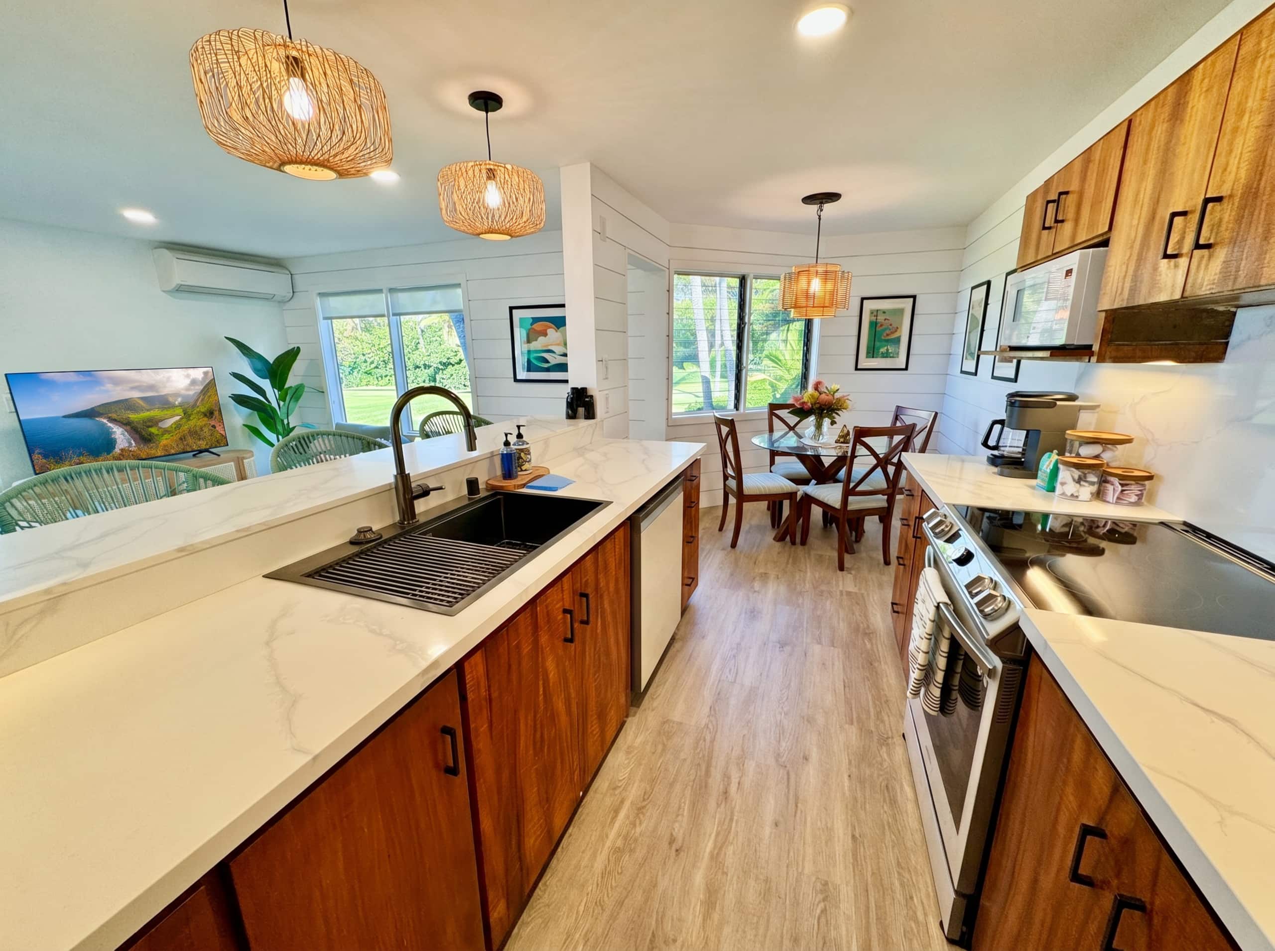 Condo in Kailua-Kona · ★4.98 · 1 bedroom · 3 beds · 2 baths - Image 11