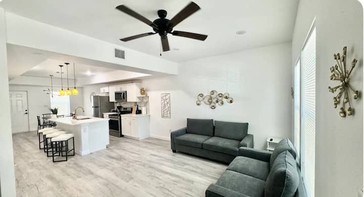 6 Min Downtown New Home Pet Friendly - San Antonio, TX