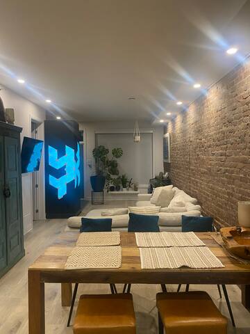 Sud West Modern Montreal Apartment gallery image 2