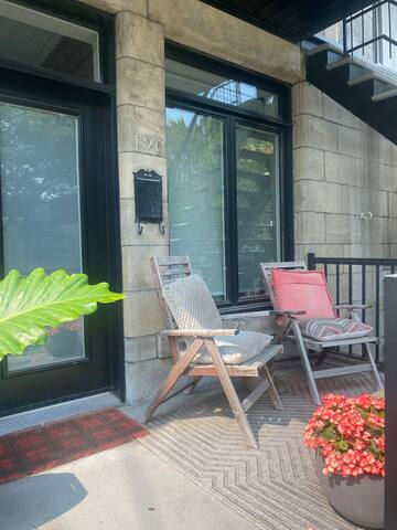 Sud West Modern Montreal Apartment gallery image 4